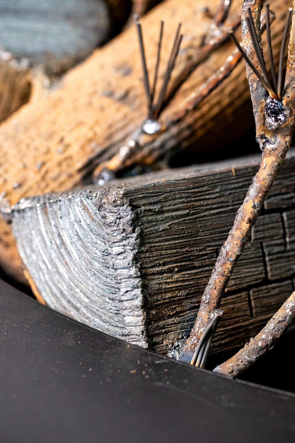 Custom Luxury Series Log Sculpture - Round 30"